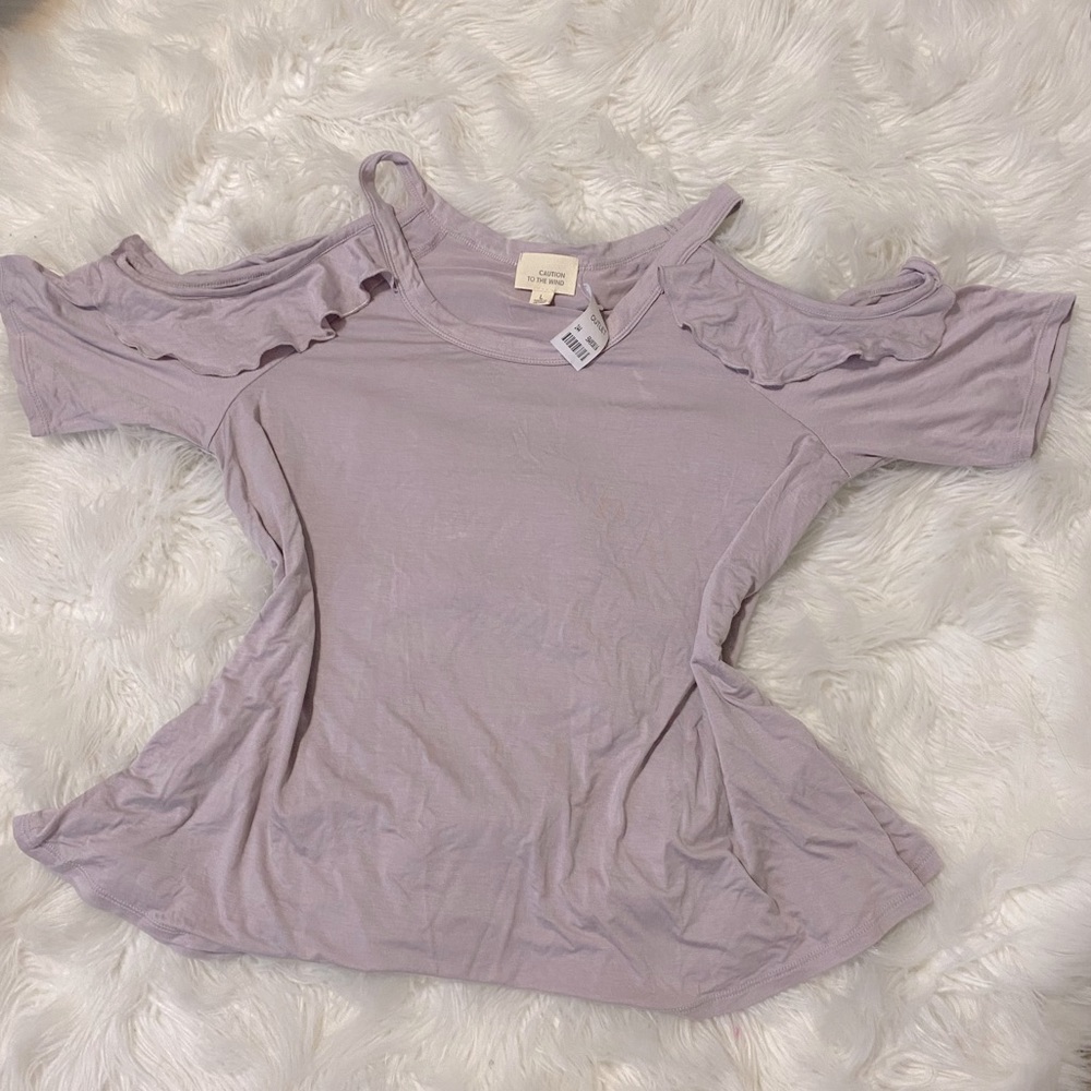 Caution to the Wind Flowy Cold Tank, size Large Lavender with flowy sleeves